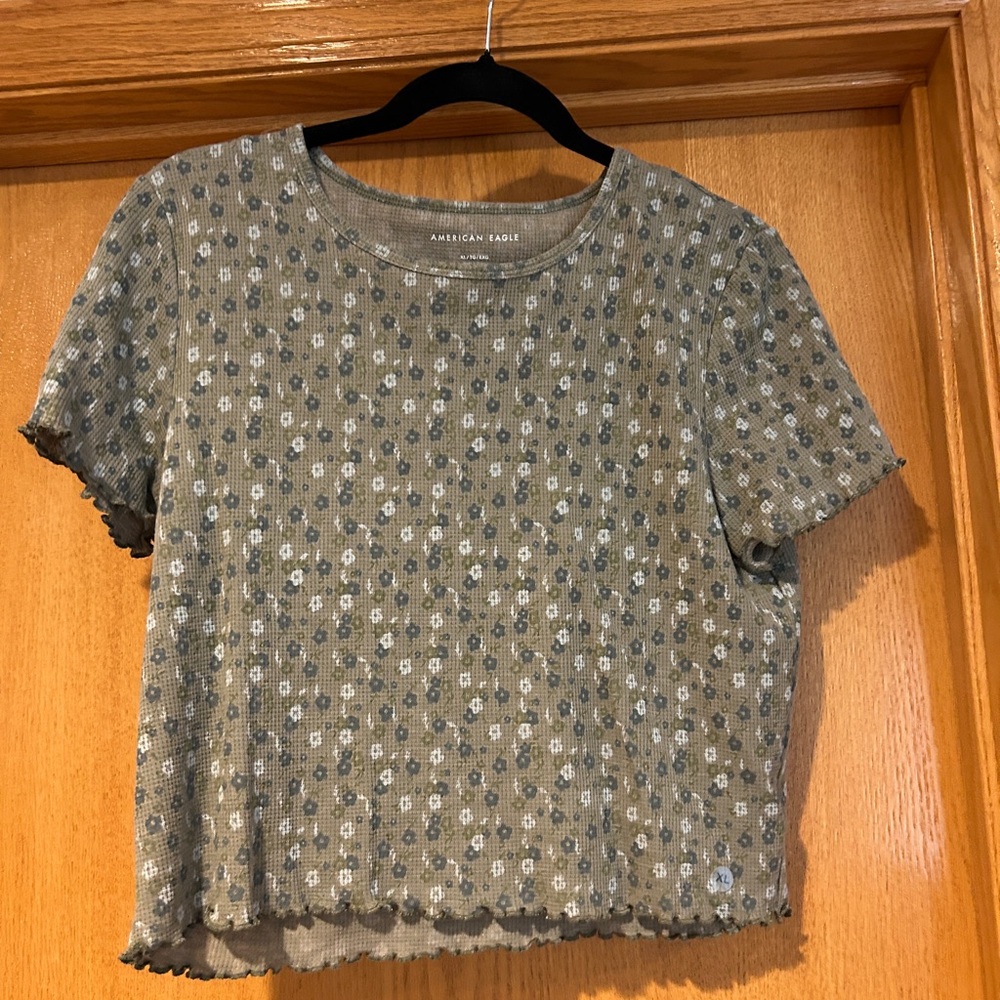NWOT size XL American Eagle Outfitters light olive green/ grayish color.
